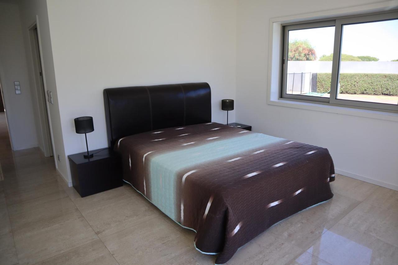 Villa Dos Salgados, 5Bdr, Beach Front, Near Salgados Golf Club Гия Екстериор снимка
