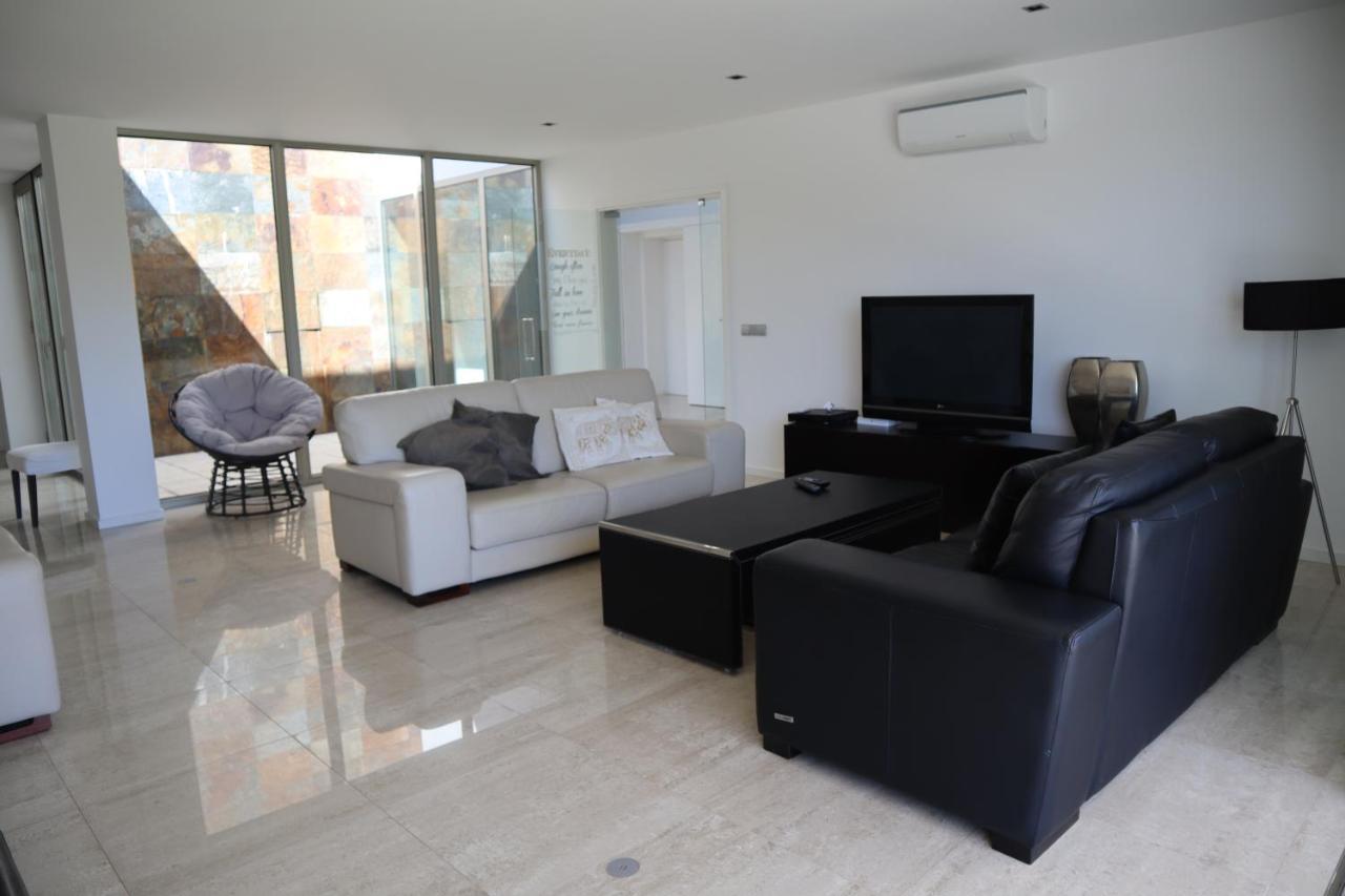 Villa Dos Salgados, 5Bdr, Beach Front, Near Salgados Golf Club Гия Екстериор снимка