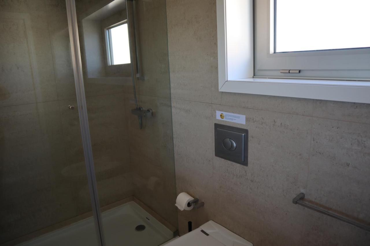 Villa Dos Salgados, 5Bdr, Beach Front, Near Salgados Golf Club Гия Екстериор снимка