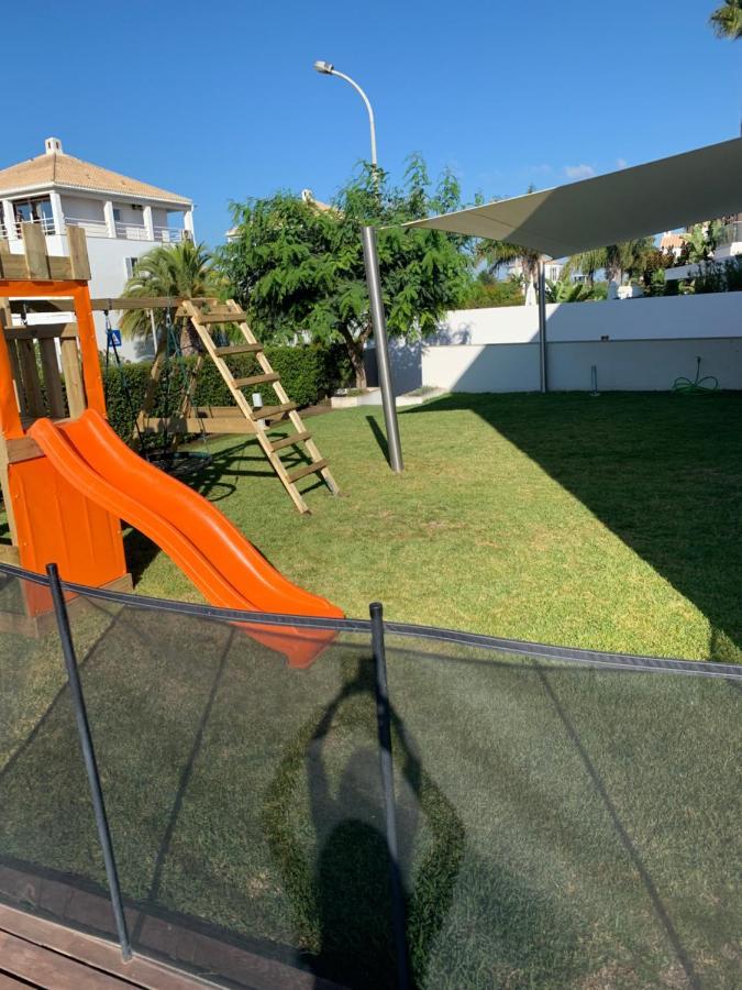 Villa Dos Salgados, 5Bdr, Beach Front, Near Salgados Golf Club Гия Екстериор снимка
